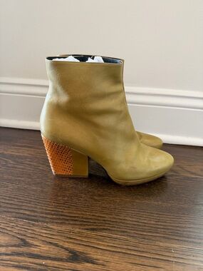 Dries Van Noten Olive Green Leather Ankle Boots with Textured Brown Block Heel